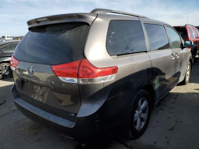 Photo 2 VIN: 5TDKK3DC1CS243942 - TOYOTA SIENNA LE 