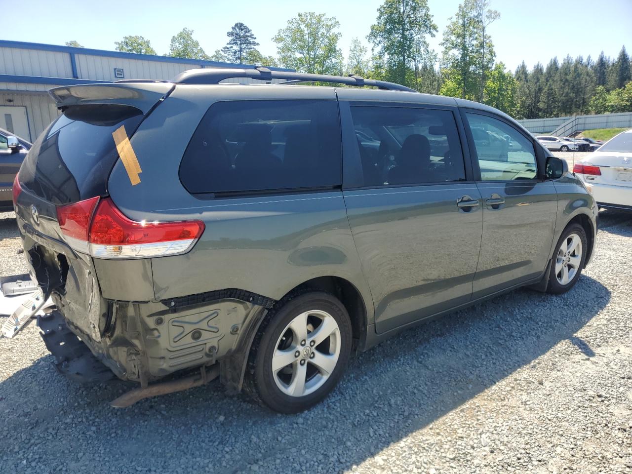 Photo 2 VIN: 5TDKK3DC1CS247439 - TOYOTA SIENNA 