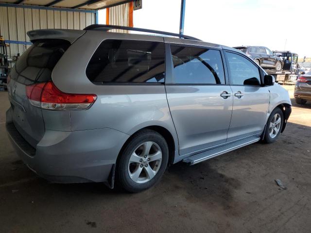 Photo 2 VIN: 5TDKK3DC1CS256626 - TOYOTA SIENNA LE 