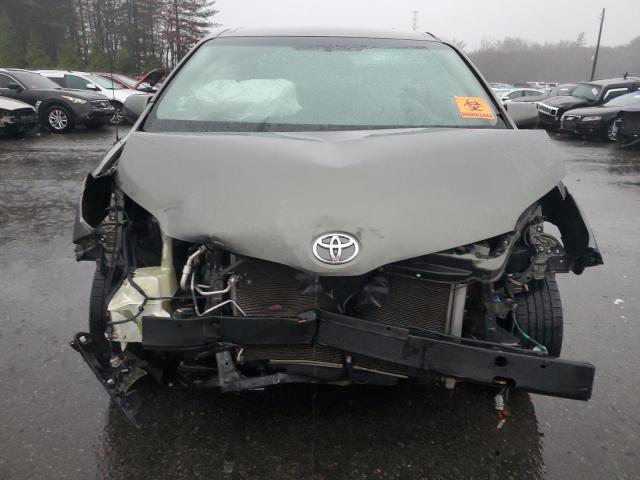 Photo 4 VIN: 5TDKK3DC1CS257081 - TOYOTA SIENNA LE 