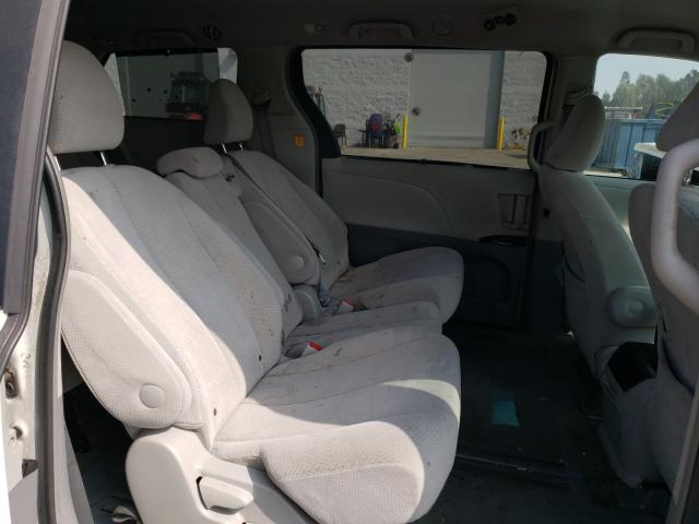 Photo 5 VIN: 5TDKK3DC1CS272809 - TOYOTA SIENNA LE 