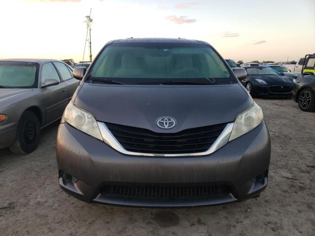 Photo 8 VIN: 5TDKK3DC1DS287053 - TOYOTA SIENNA LE 