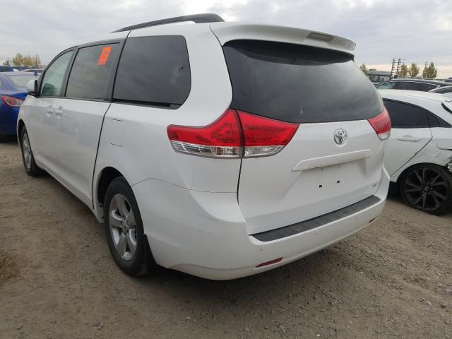 Photo 2 VIN: 5TDKK3DC1DS291216 - TOYOTA SIENNA LE 