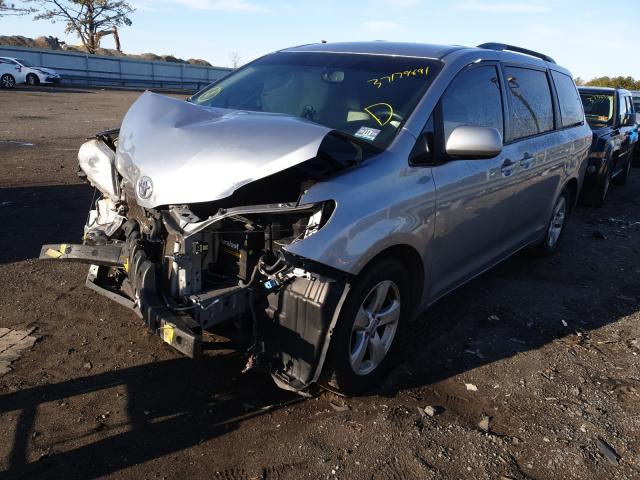 Photo 1 VIN: 5TDKK3DC1DS298635 - TOYOTA SIENNA LE 