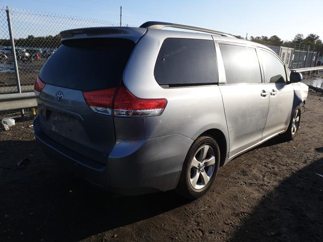 Photo 3 VIN: 5TDKK3DC1DS298635 - TOYOTA SIENNA LE 