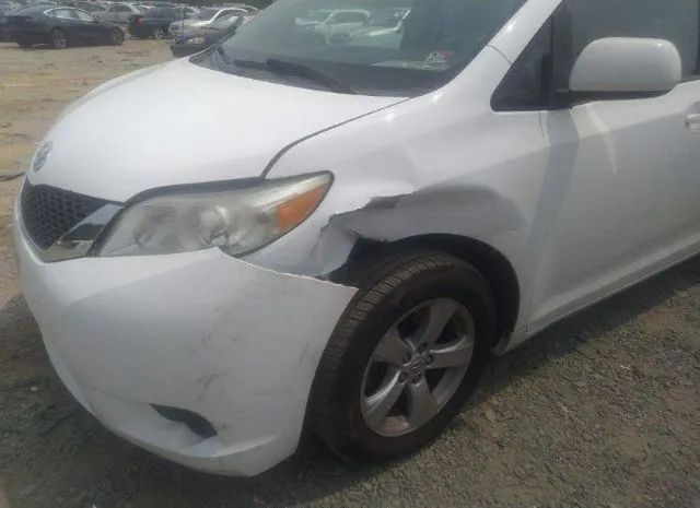 Photo 5 VIN: 5TDKK3DC1DS299381 - TOYOTA SIENNA 