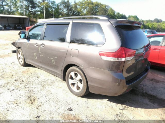 Photo 2 VIN: 5TDKK3DC1DS308290 - TOYOTA SIENNA 