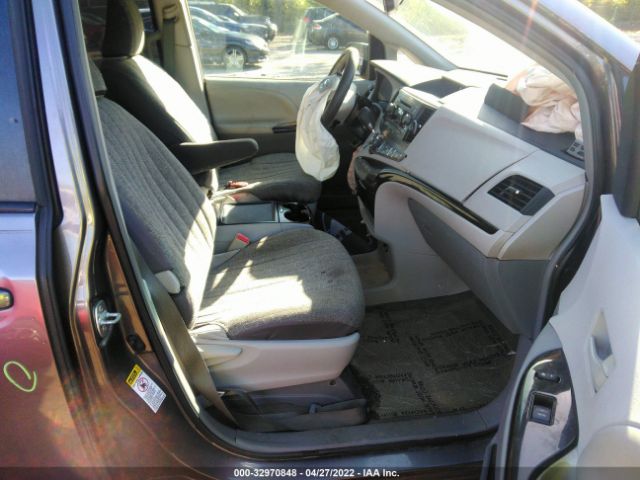 Photo 4 VIN: 5TDKK3DC1DS308290 - TOYOTA SIENNA 