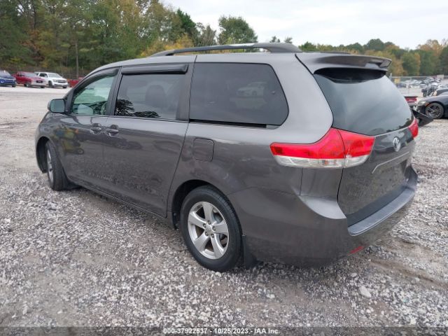 Photo 2 VIN: 5TDKK3DC1DS311867 - TOYOTA SIENNA 