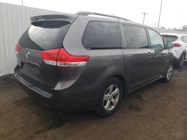 Photo 2 VIN: 5TDKK3DC1DS326451 - TOYOTA SIENNA LE 