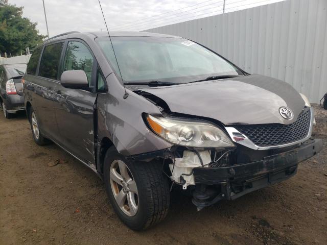 Photo 3 VIN: 5TDKK3DC1DS326451 - TOYOTA SIENNA LE 