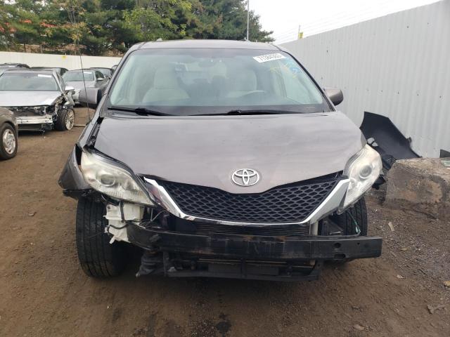 Photo 4 VIN: 5TDKK3DC1DS326451 - TOYOTA SIENNA LE 