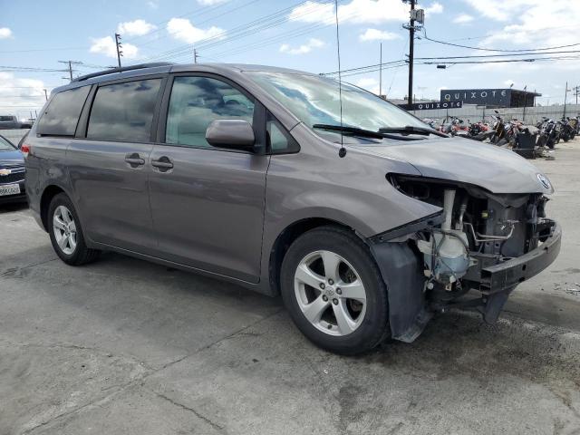 Photo 3 VIN: 5TDKK3DC1DS326529 - TOYOTA SIENNA LE 