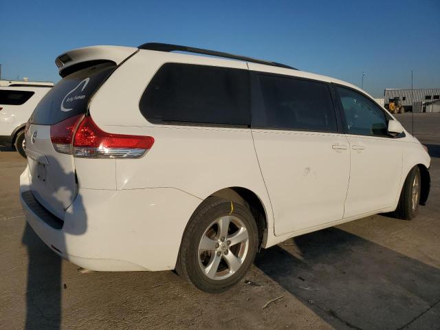 Photo 2 VIN: 5TDKK3DC1DS331388 - TOYOTA SIENNA LE 