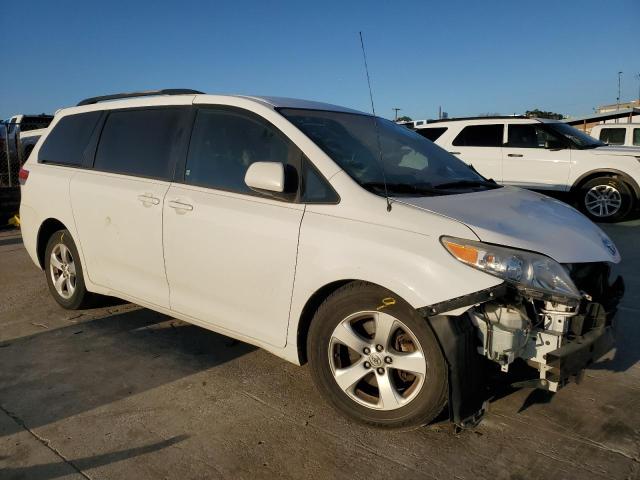 Photo 3 VIN: 5TDKK3DC1DS331388 - TOYOTA SIENNA LE 