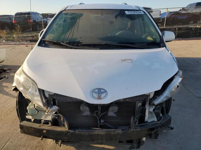 Photo 4 VIN: 5TDKK3DC1DS331388 - TOYOTA SIENNA LE 