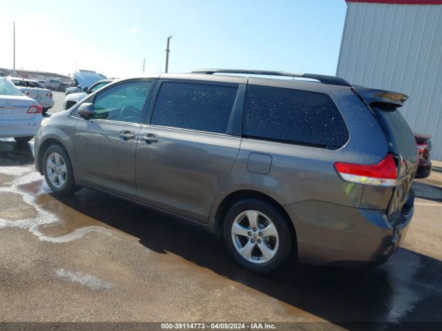 Photo 2 VIN: 5TDKK3DC1DS333206 - TOYOTA SIENNA 