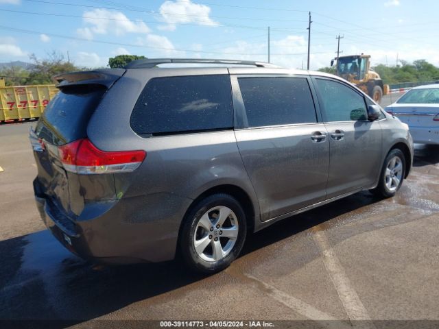 Photo 3 VIN: 5TDKK3DC1DS333206 - TOYOTA SIENNA 