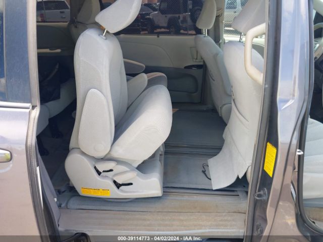 Photo 7 VIN: 5TDKK3DC1DS333206 - TOYOTA SIENNA 