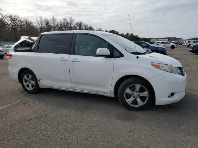 Photo 3 VIN: 5TDKK3DC1DS335022 - TOYOTA SIENNA LE 