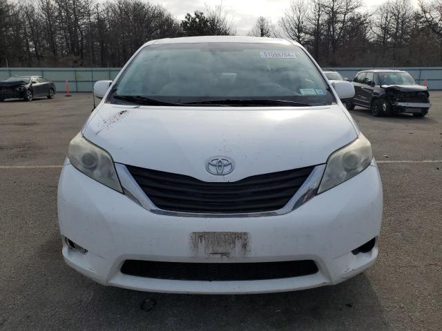 Photo 4 VIN: 5TDKK3DC1DS335022 - TOYOTA SIENNA LE 