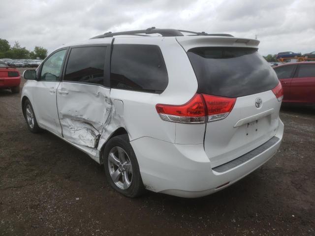 Photo 2 VIN: 5TDKK3DC1DS339751 - TOYOTA SIENNA LE 