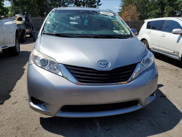 Photo 4 VIN: 5TDKK3DC1DS348126 - TOYOTA SIENNA 