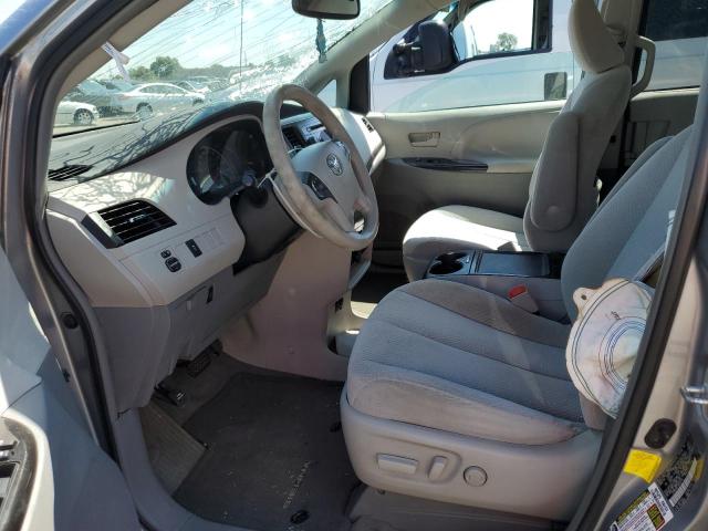 Photo 6 VIN: 5TDKK3DC1DS348126 - TOYOTA SIENNA 