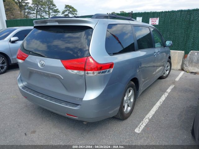 Photo 3 VIN: 5TDKK3DC1DS348949 - TOYOTA SIENNA 