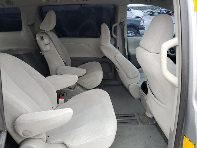 Photo 10 VIN: 5TDKK3DC1DS356808 - TOYOTA SIENNA LE 