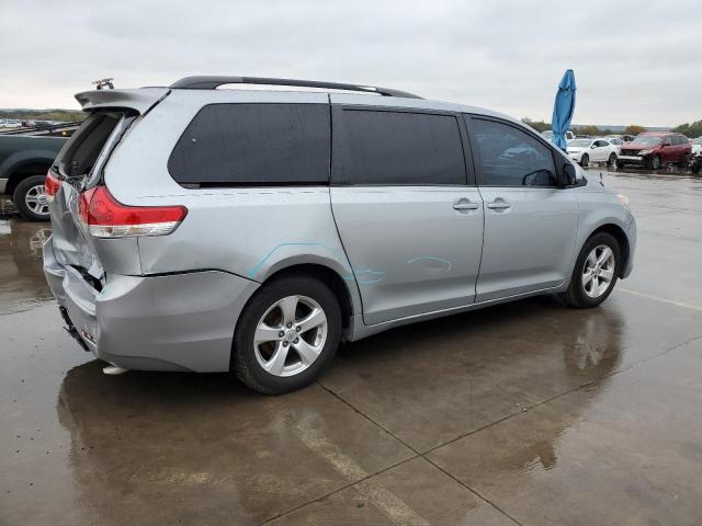 Photo 2 VIN: 5TDKK3DC1DS356808 - TOYOTA SIENNA LE 