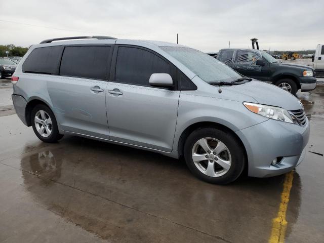 Photo 3 VIN: 5TDKK3DC1DS356808 - TOYOTA SIENNA LE 