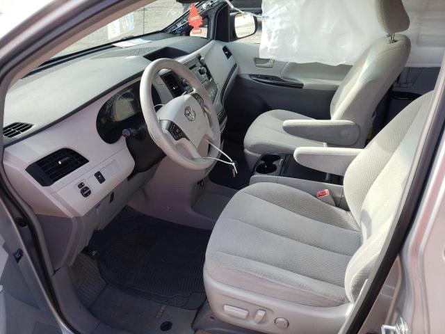 Photo 6 VIN: 5TDKK3DC1DS358672 - TOYOTA SIENNA LE 