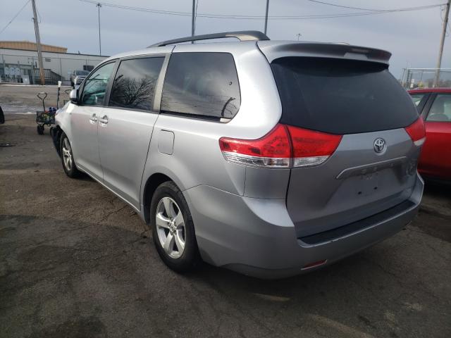 Photo 2 VIN: 5TDKK3DC1DS375682 - TOYOTA SIENNA LE 