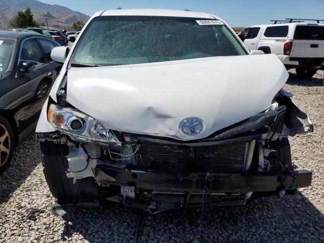 Photo 4 VIN: 5TDKK3DC1DS378145 - TOYOTA SIENNA LE 