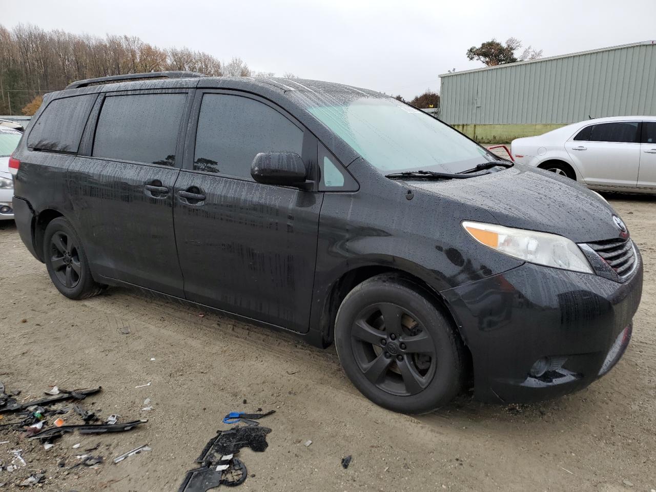 Photo 3 VIN: 5TDKK3DC1DS380896 - TOYOTA SIENNA 