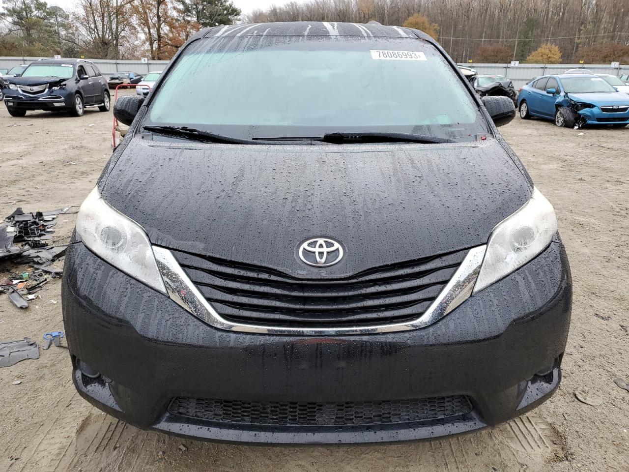 Photo 4 VIN: 5TDKK3DC1DS380896 - TOYOTA SIENNA 