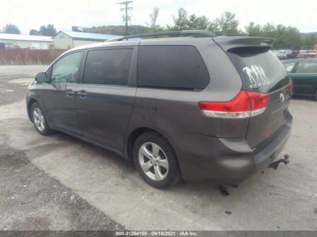 Photo 2 VIN: 5TDKK3DC1DS384298 - TOYOTA SIENNA 