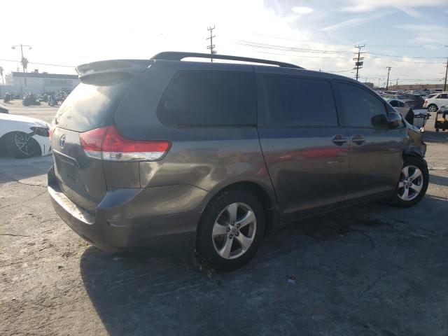 Photo 2 VIN: 5TDKK3DC1DS386567 - TOYOTA SIENNA LE 