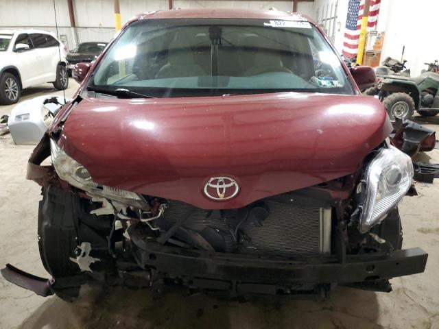 Photo 4 VIN: 5TDKK3DC1DS386889 - TOYOTA SIENNA LE 