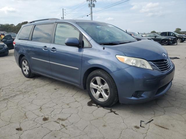 Photo 3 VIN: 5TDKK3DC1DS390960 - TOYOTA SIENNA LE 