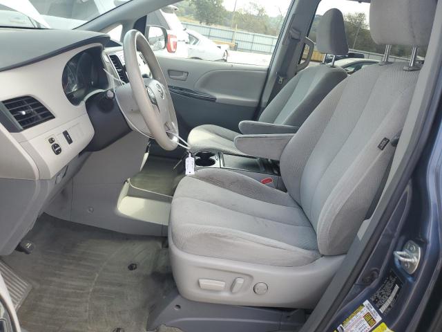 Photo 6 VIN: 5TDKK3DC1DS390960 - TOYOTA SIENNA LE 