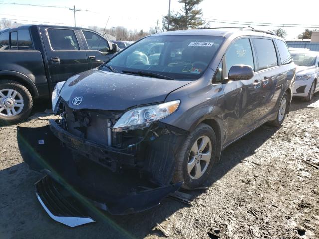 Photo 1 VIN: 5TDKK3DC1DS405389 - TOYOTA SIENNA LE 