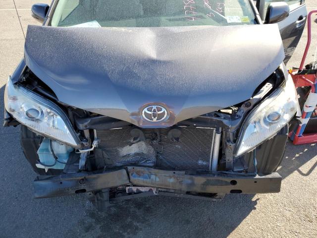 Photo 11 VIN: 5TDKK3DC1ES414479 - TOYOTA SIENNA LE 