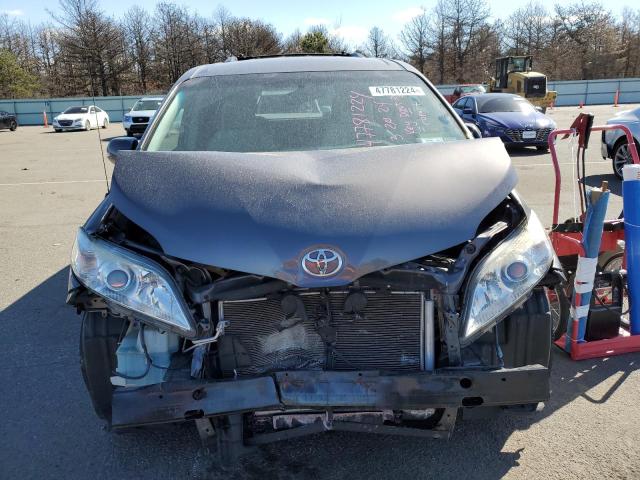 Photo 4 VIN: 5TDKK3DC1ES414479 - TOYOTA SIENNA LE 