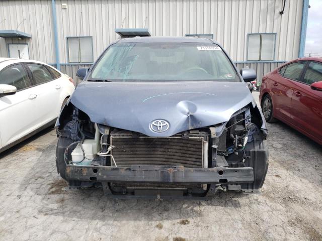 Photo 4 VIN: 5TDKK3DC1ES421450 - TOYOTA SIENNA LE 