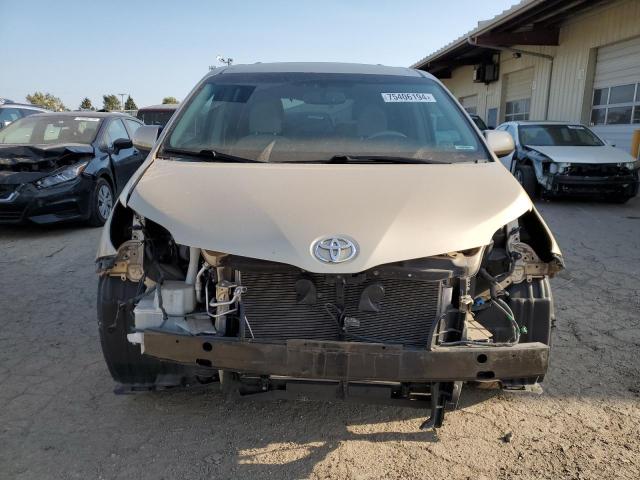 Photo 4 VIN: 5TDKK3DC1ES457123 - TOYOTA SIENNA LE 