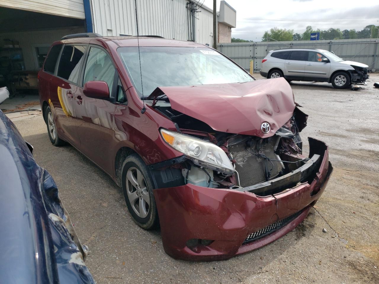 Photo 3 VIN: 5TDKK3DC1ES499694 - TOYOTA SIENNA 