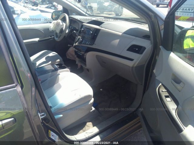 Photo 4 VIN: 5TDKK3DC1ES501802 - TOYOTA SIENNA 