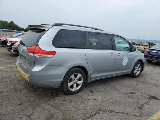 Photo 2 VIN: 5TDKK3DC1ES505428 - TOYOTA SIENNA LE 